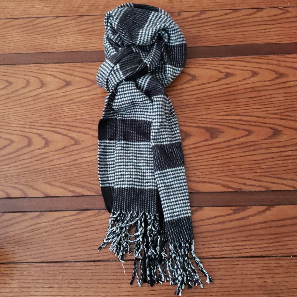 Cashmere feel scarf